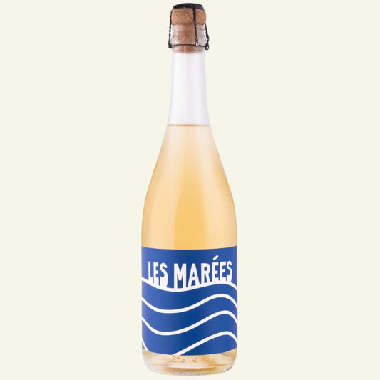 Bottle of 'Les Marées' with a blue label on a white background